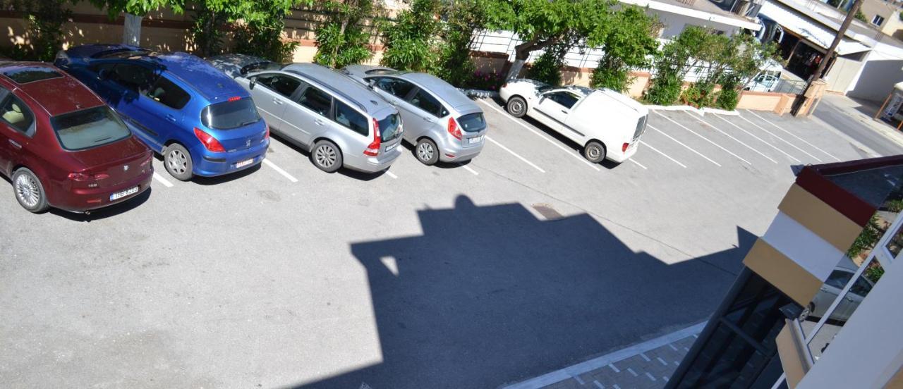 Palladion Adelianos Kampos Bagian luar foto