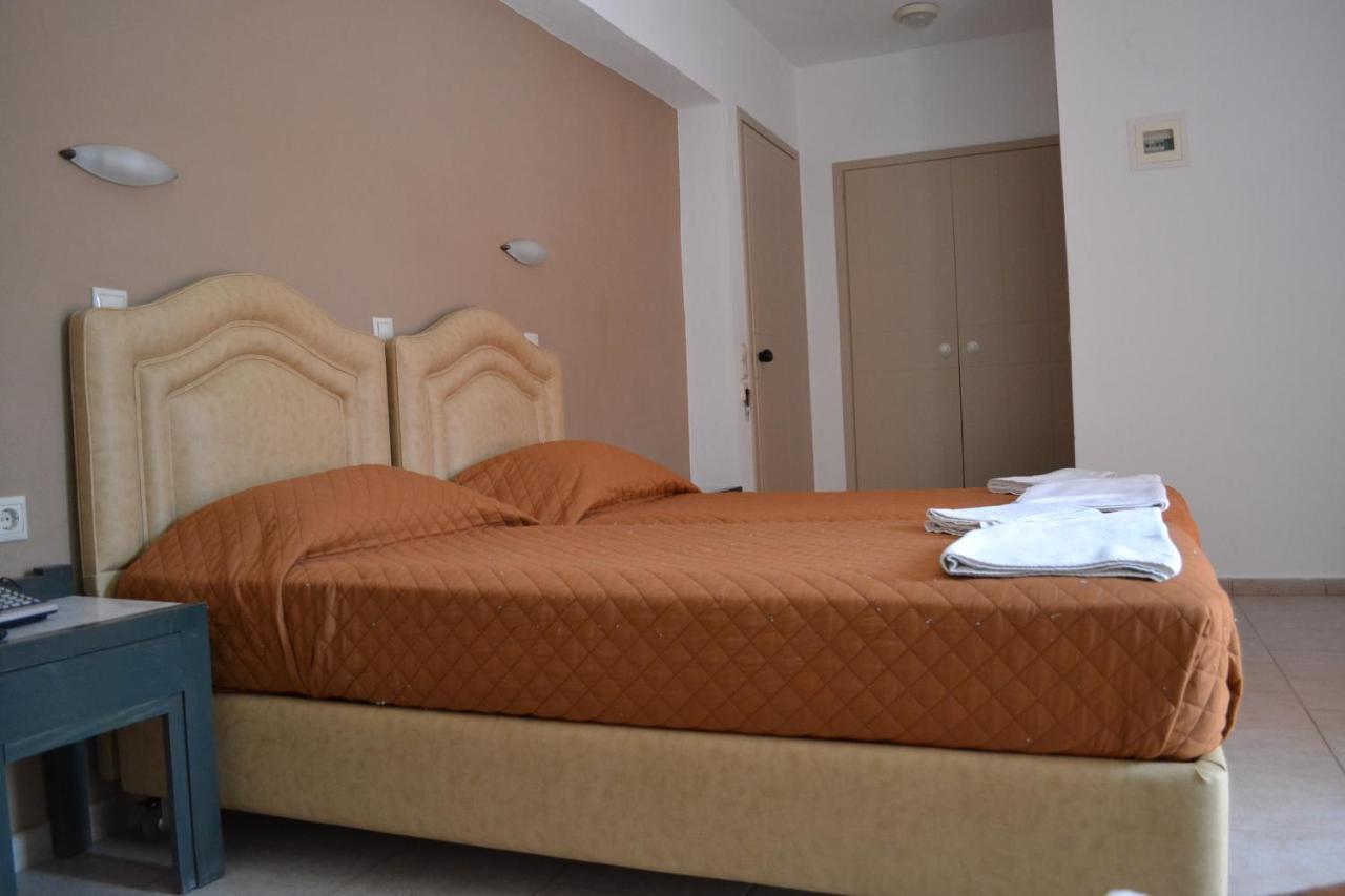 Palladion Adelianos Kampos Bagian luar foto