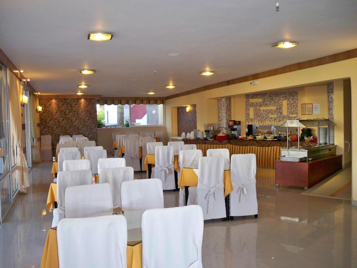 Palladion Adelianos Kampos Bagian luar foto